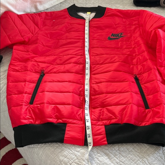 Nike Men's Vibrant Red Puffer Jacket - Picture 11 of 12